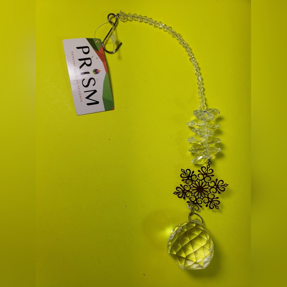 Faceted Crystal Displayer